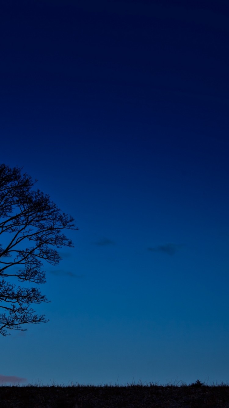 Dark blue sky HD Wallpaper iPhone 6 / 6S - HD Wallpaper 