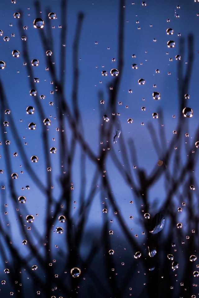 Water drops on a glass HD Wallpaper iPhone 4 / 4S / iPod - HD Wallpaper -  