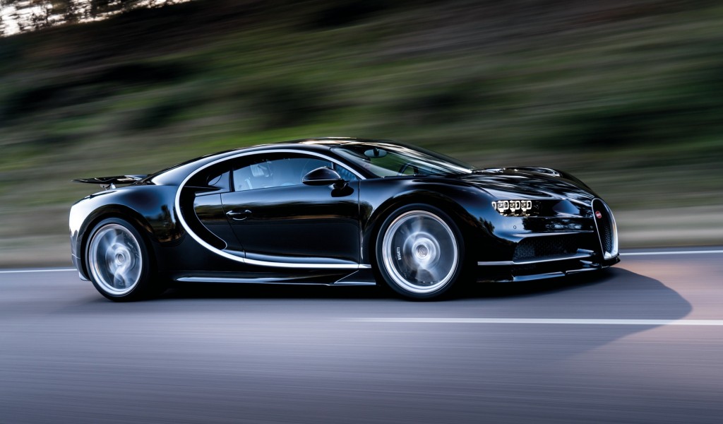 Bugatti Chiron side view HD Wallpaper