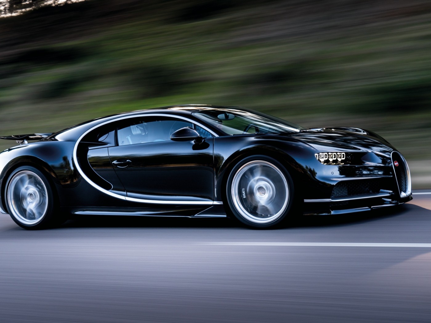 Bugatti Chiron side view HD Wallpaper