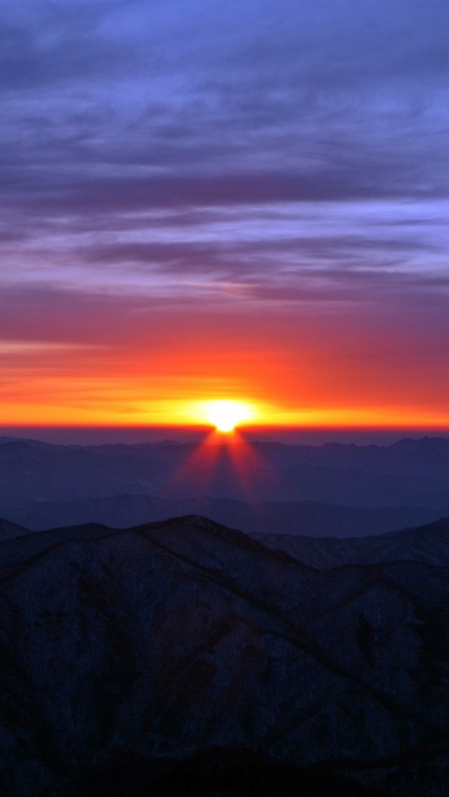 Dawn at the mountains HD Wallpaper