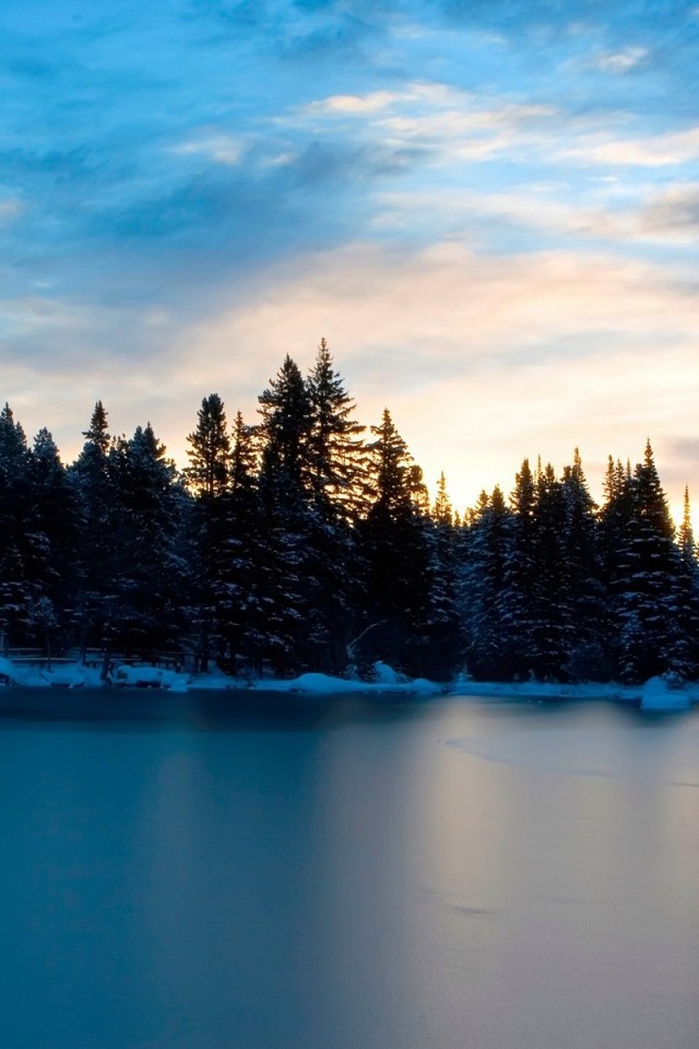 Frozen Lake HD Wallpaper