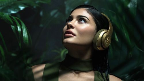 Kylie Jenner Wearing Beats Headphones Wallpaper Hd Wallpaper for Desktop and Mobiles