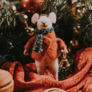 Mouse at Christmas mood HD Wallpaper