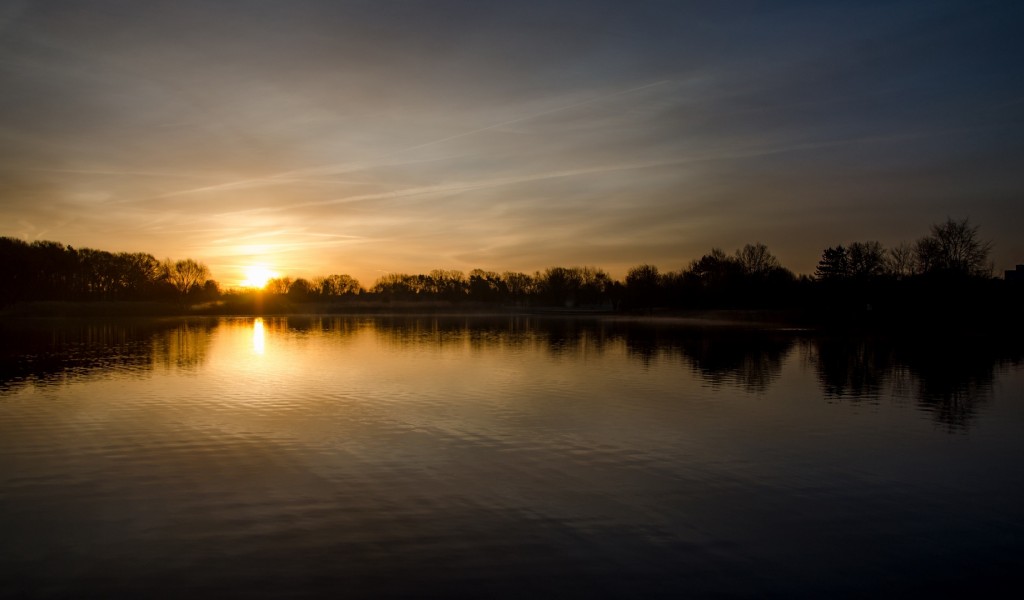 Sunset over the lake HD Wallpaper