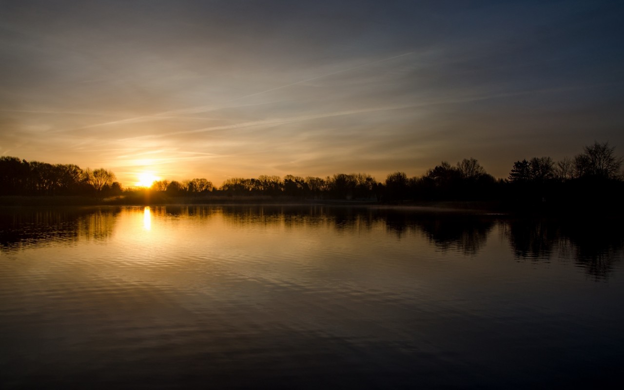 Sunset over the lake HD Wallpaper