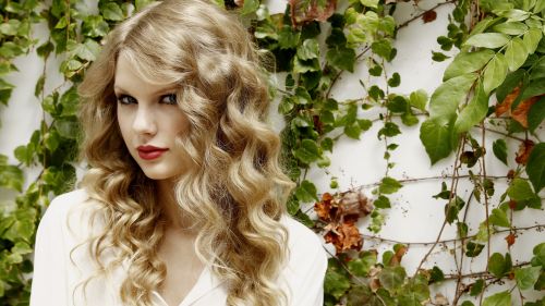 Taylor Swift in white HD Wallpaper