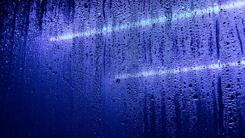 Water drops on purple backround HD Wallpaper