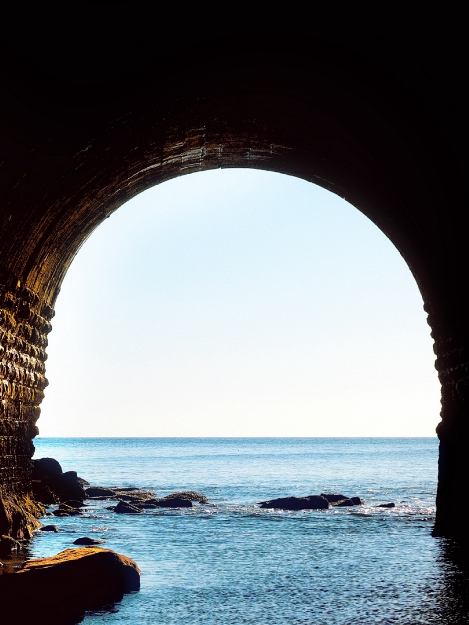 Wonderfull view inside a sea cave HD Wallpaper