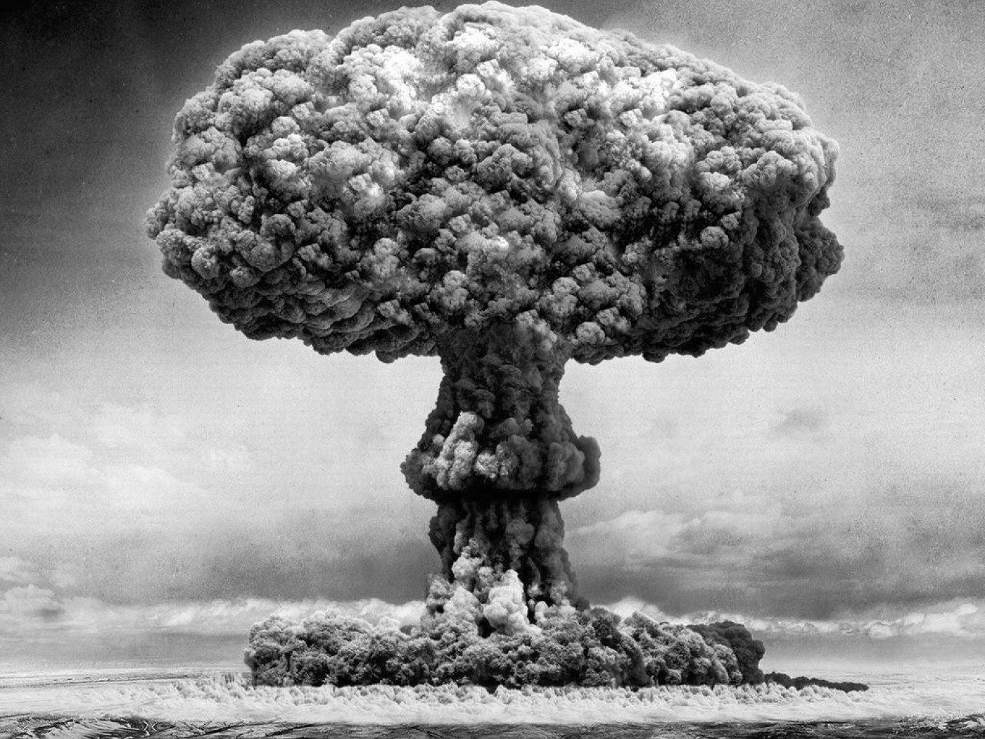 Атомный гриб. Ядерный взрыв. Ядерный гриб. Атомный взрыв. Ядерный взрыв фон.