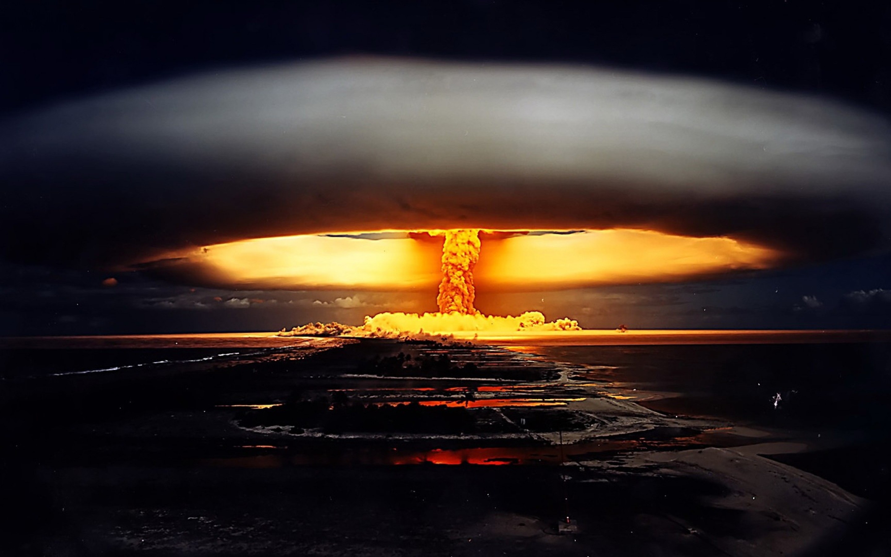 Водородная бомба видео. Ядерное оружие Израиля. Ядерный взрыв. Вобороданя брмбпа вхрыв. Взрыв атомной бомбы.