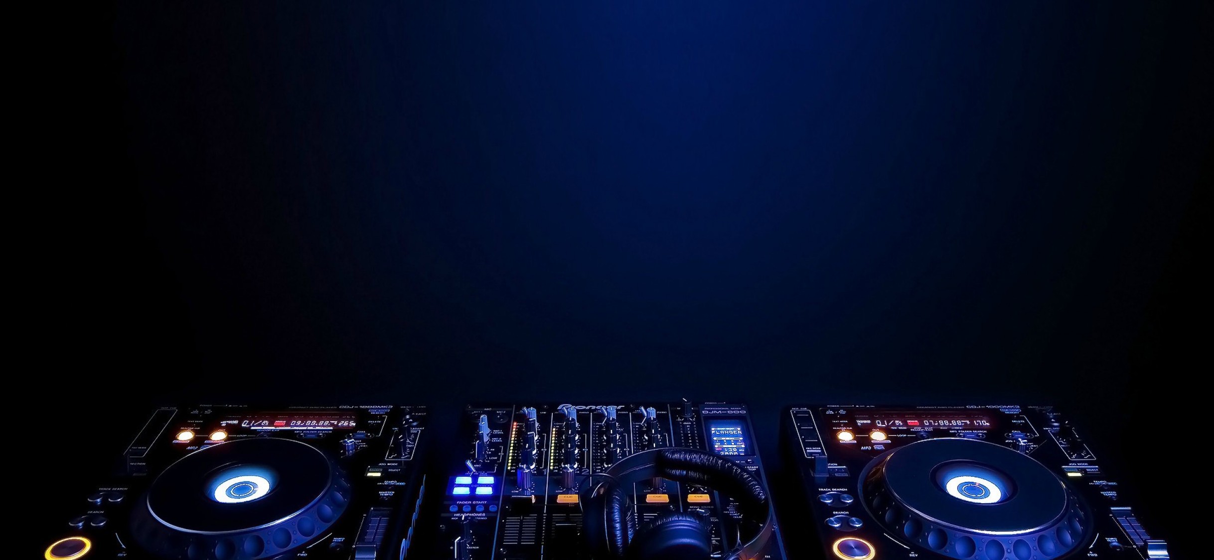 Музыка вк фон. Pioneer DJ RM-07. Диджейский пульт. Обложки диджеев. Музыкальные обои.