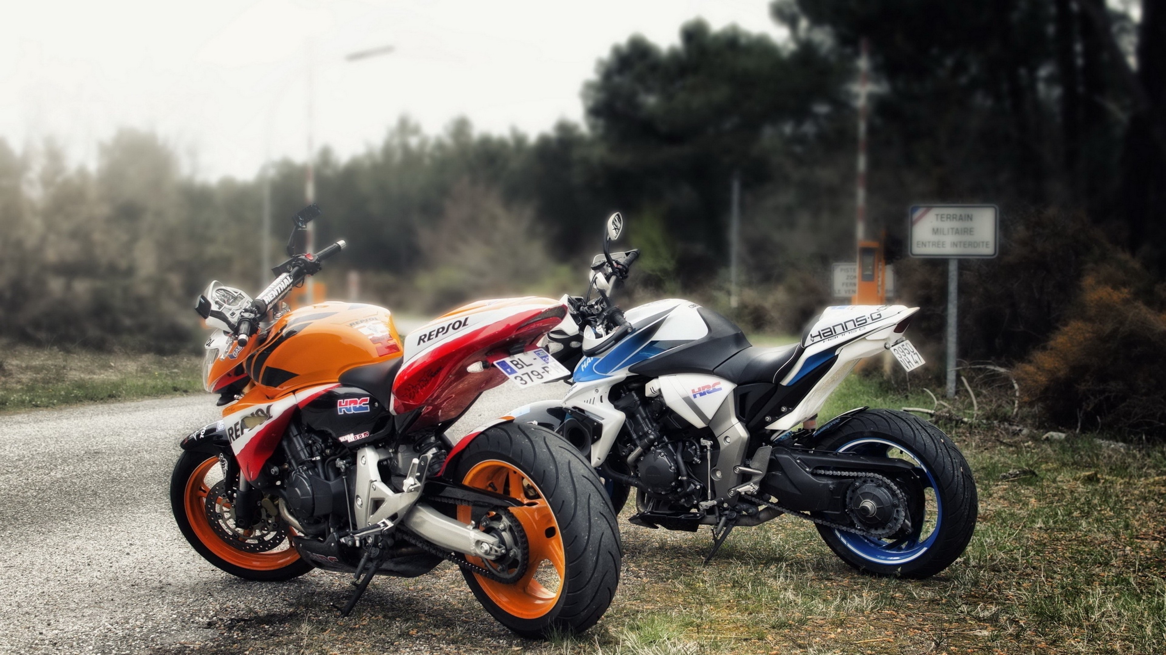 Обои на стол мотоциклы. Yamaha r1 оранжевый. Honda cb900f Hornet. Харнет спорт мотоцикол. Обои мото Хонда Хорнет.