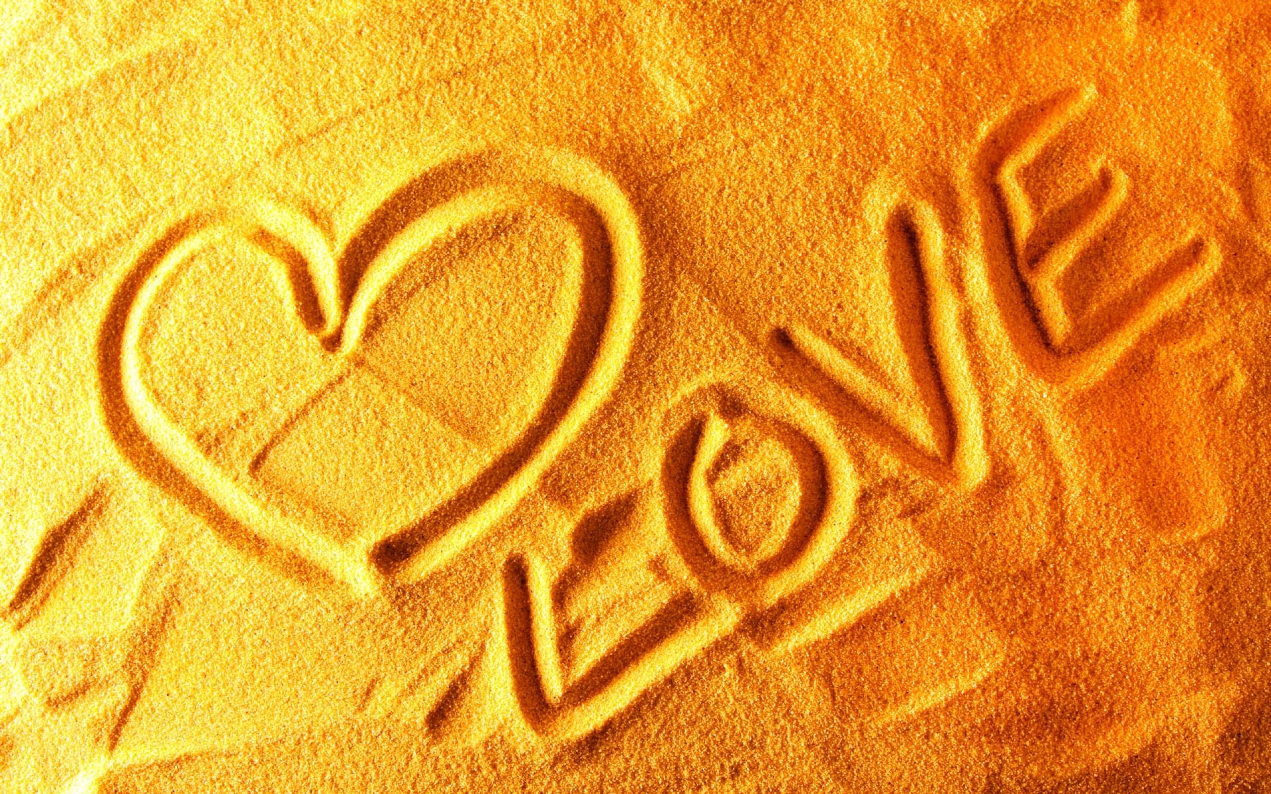 Картинки с надписями. Красивые любовные картинки с надписями. Надпись на песке Love. Обои любовь. Заставка на рабочий стол любовь.