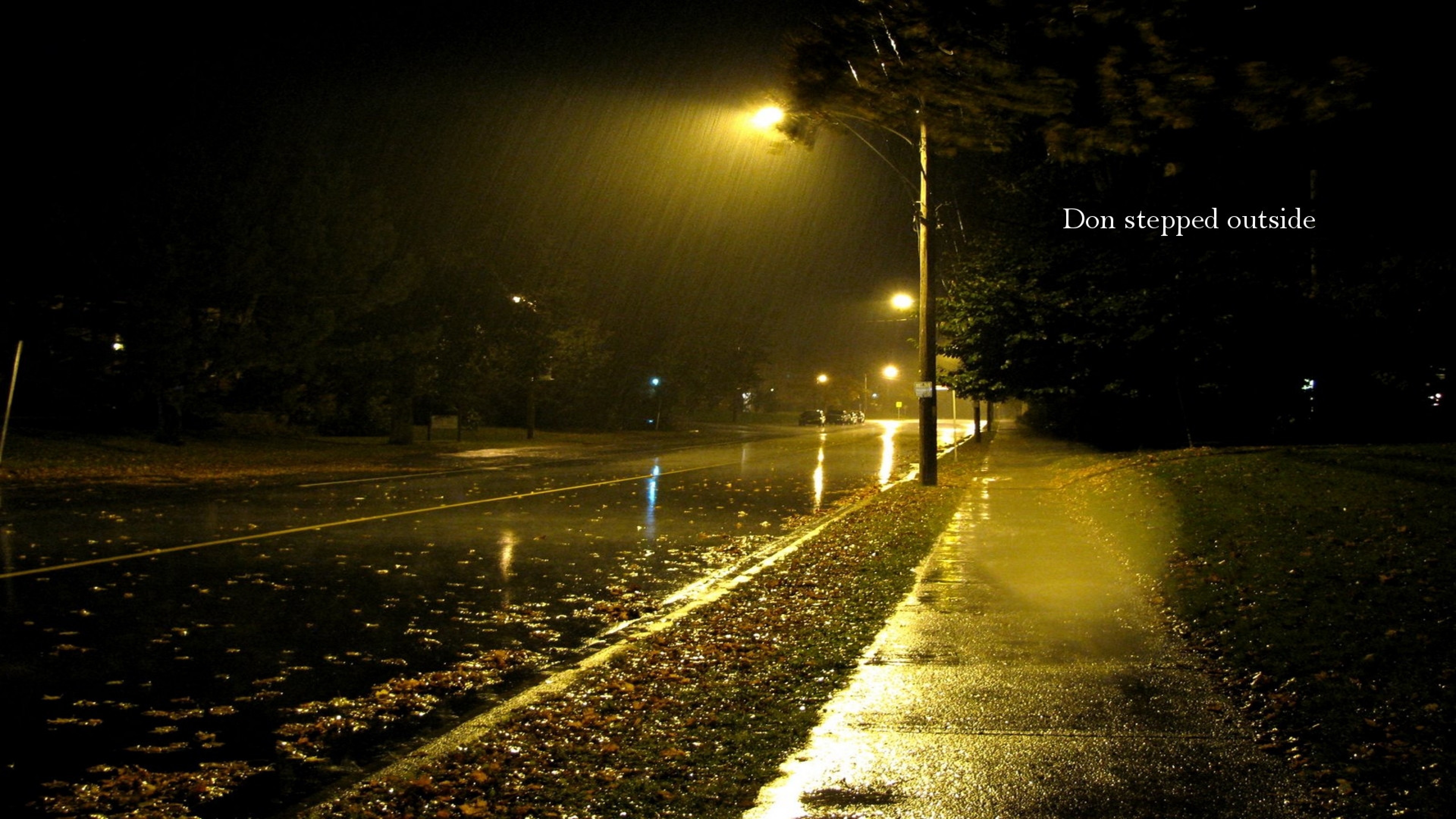 Хороший свет в дождь. Дождь ночью. Дождливая ночь. Ночная дождливая дорога. Ночная улица.