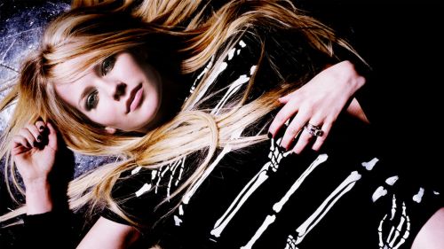 Avril Lavigne Skeleton Shirt HD Wallpaper
