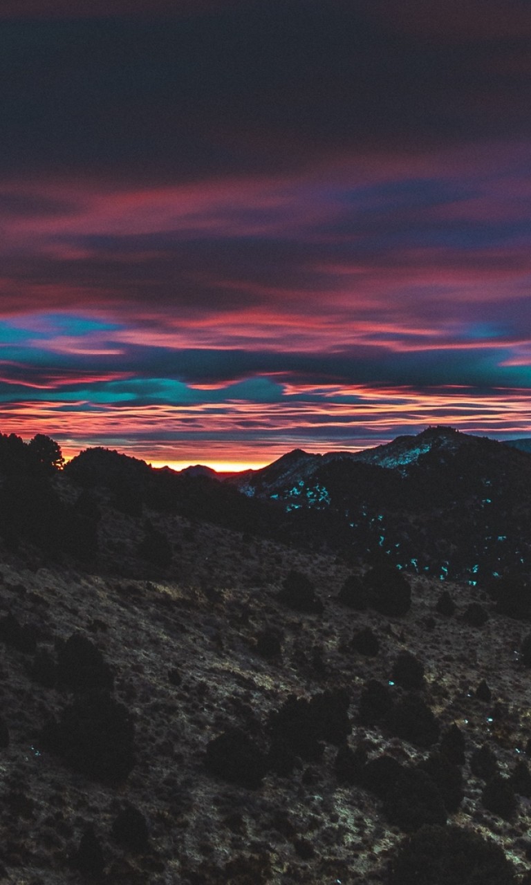 Beautiful night at the mountain HD Wallpaper