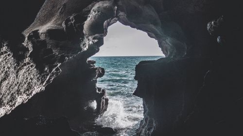 Beautiful sea cave HD Wallpaper