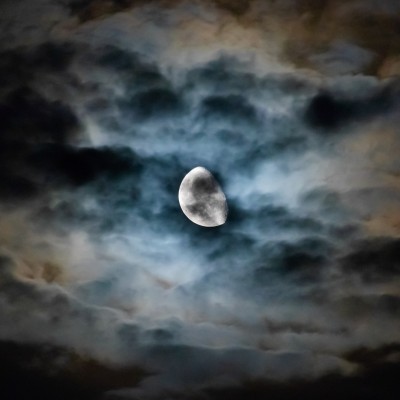 Cloudy night HD Wallpaper