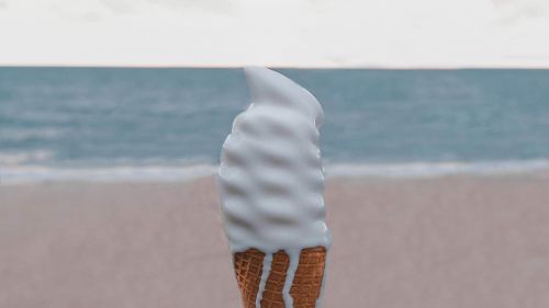 Melted ice cream HD Wallpaper