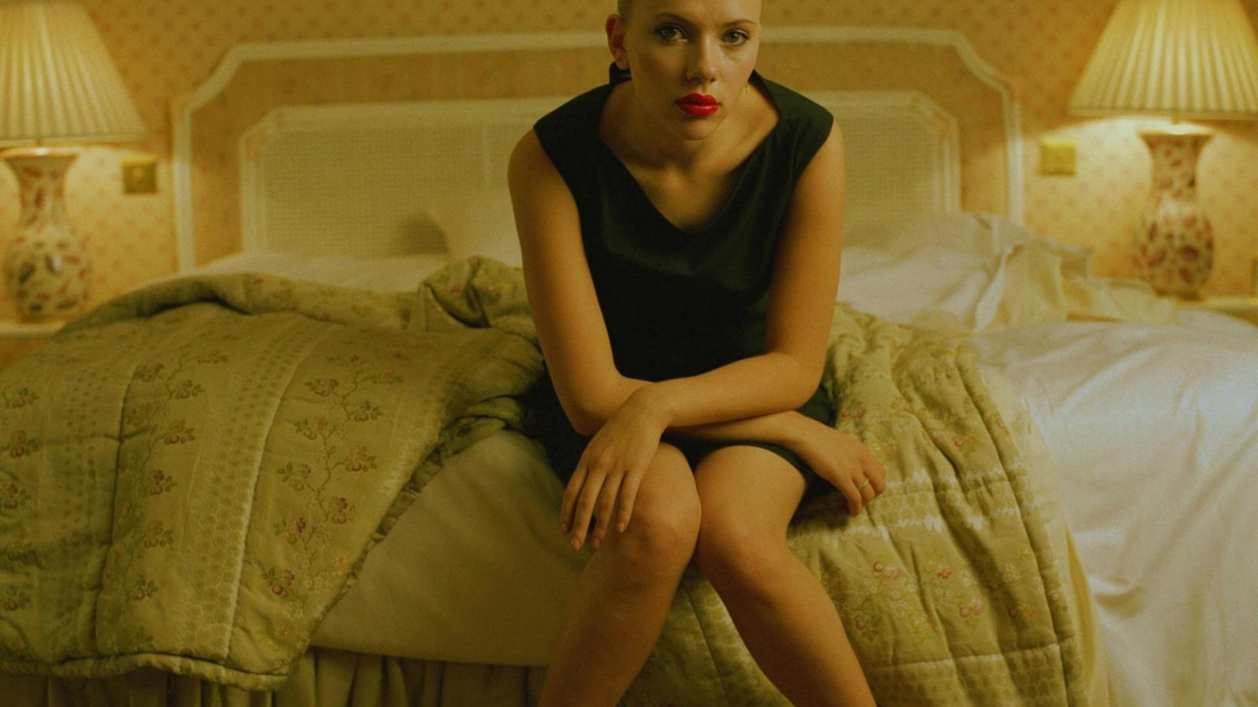 Scarlett Johansson In Bed Hd Wallpaper Youtube Cover Photo Hd Wallpaper