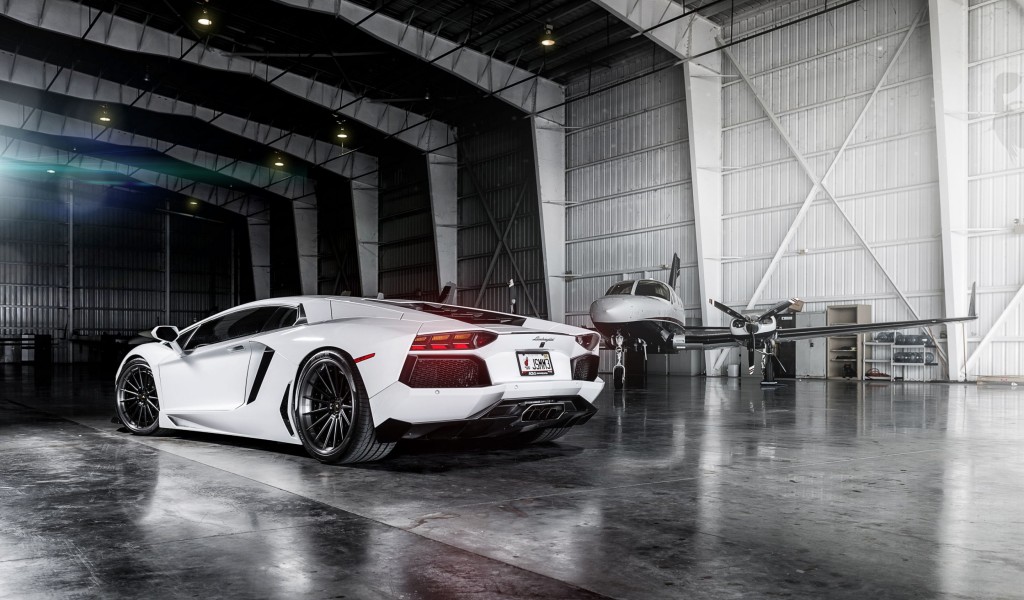 White Lamborghini Aventador Full Hd Wallpaper for Desktop and Mobiles