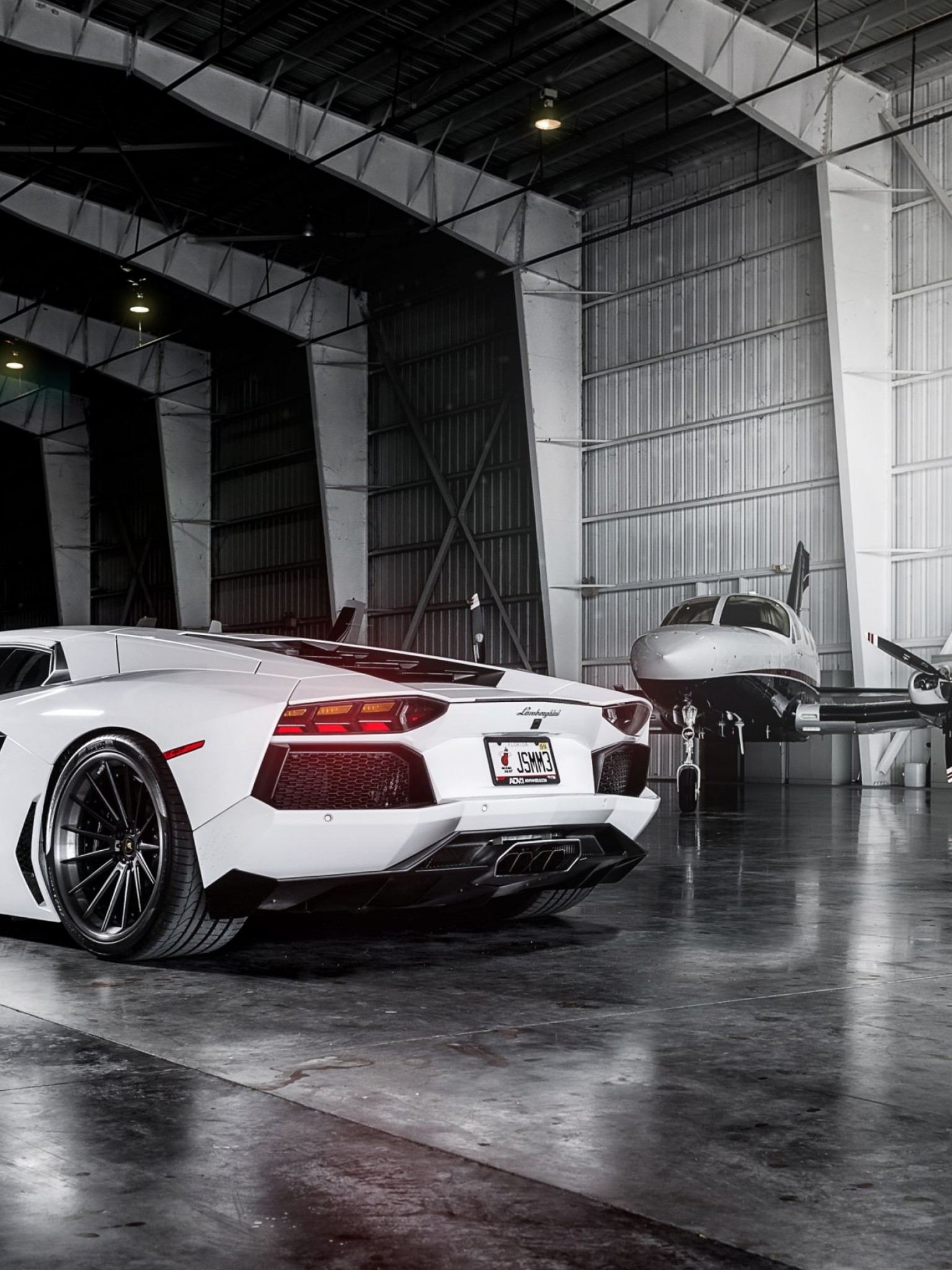 White Lamborghini Aventador Full Hd Wallpaper for Desktop and Mobiles